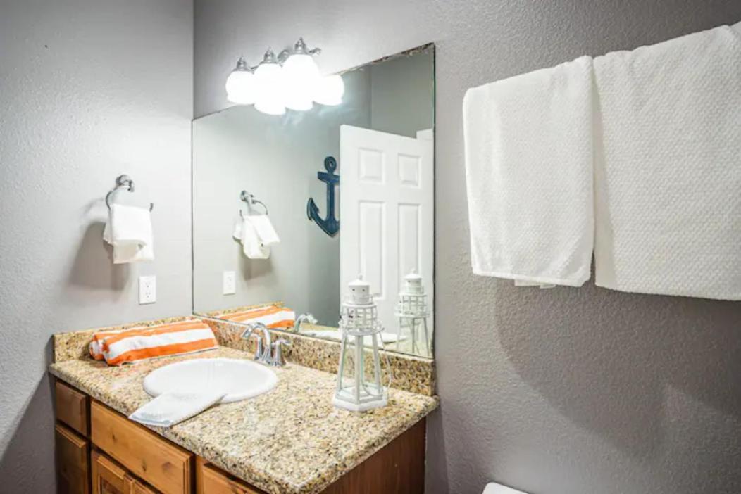 7 Bedroom Home Steps To The Beach With 4 Patios And Pool! Sleeps 20 Port Aransas Exterior foto