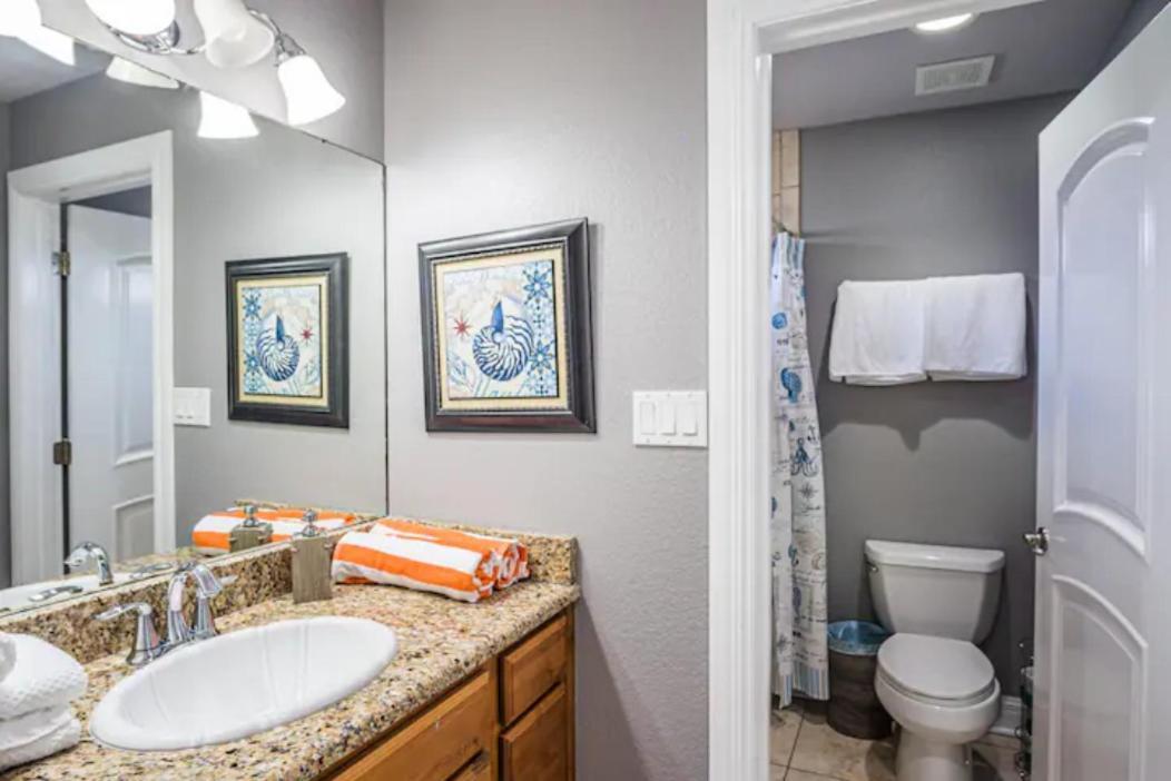 7 Bedroom Home Steps To The Beach With 4 Patios And Pool! Sleeps 20 Port Aransas Exterior foto