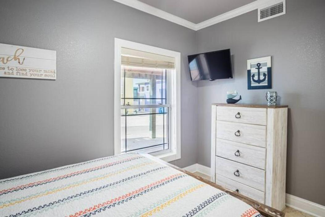 7 Bedroom Home Steps To The Beach With 4 Patios And Pool! Sleeps 20 Port Aransas Exterior foto