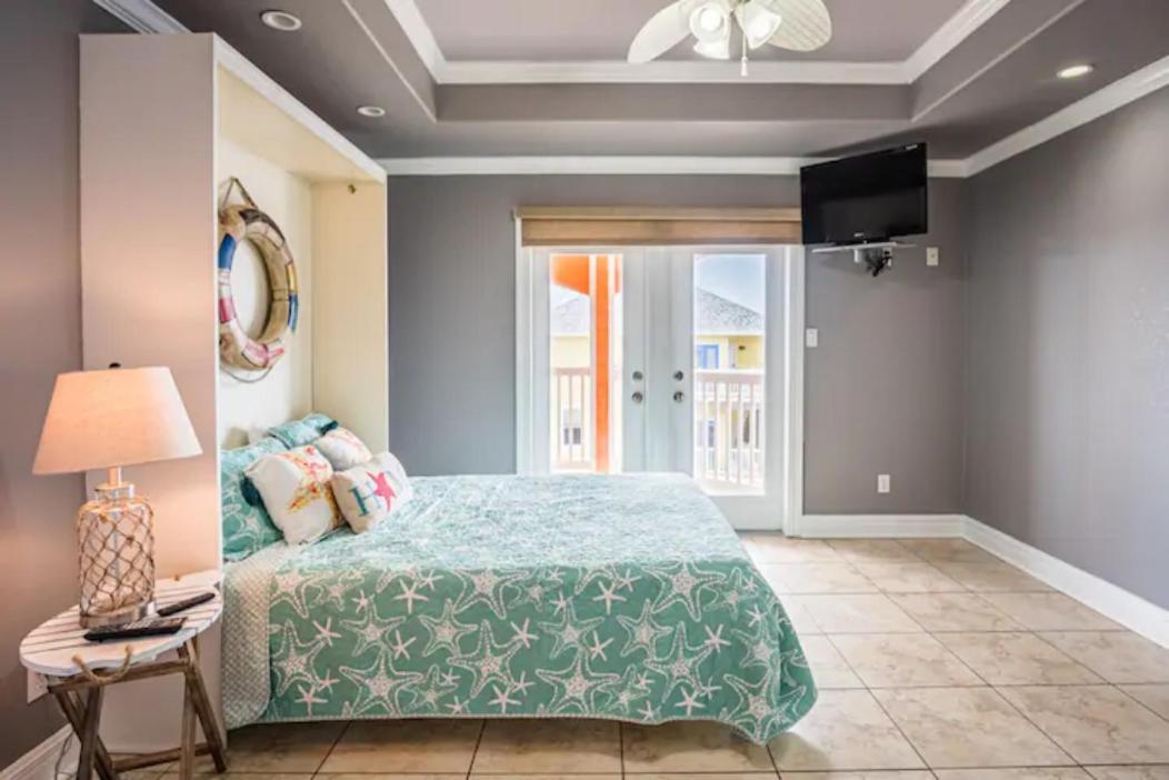 7 Bedroom Home Steps To The Beach With 4 Patios And Pool! Sleeps 20 Port Aransas Exterior foto