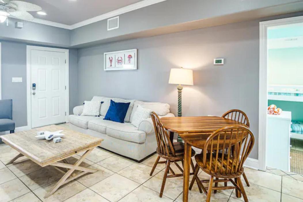 7 Bedroom Home Steps To The Beach With 4 Patios And Pool! Sleeps 20 Port Aransas Exterior foto
